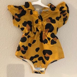 Baby romper size 3-6